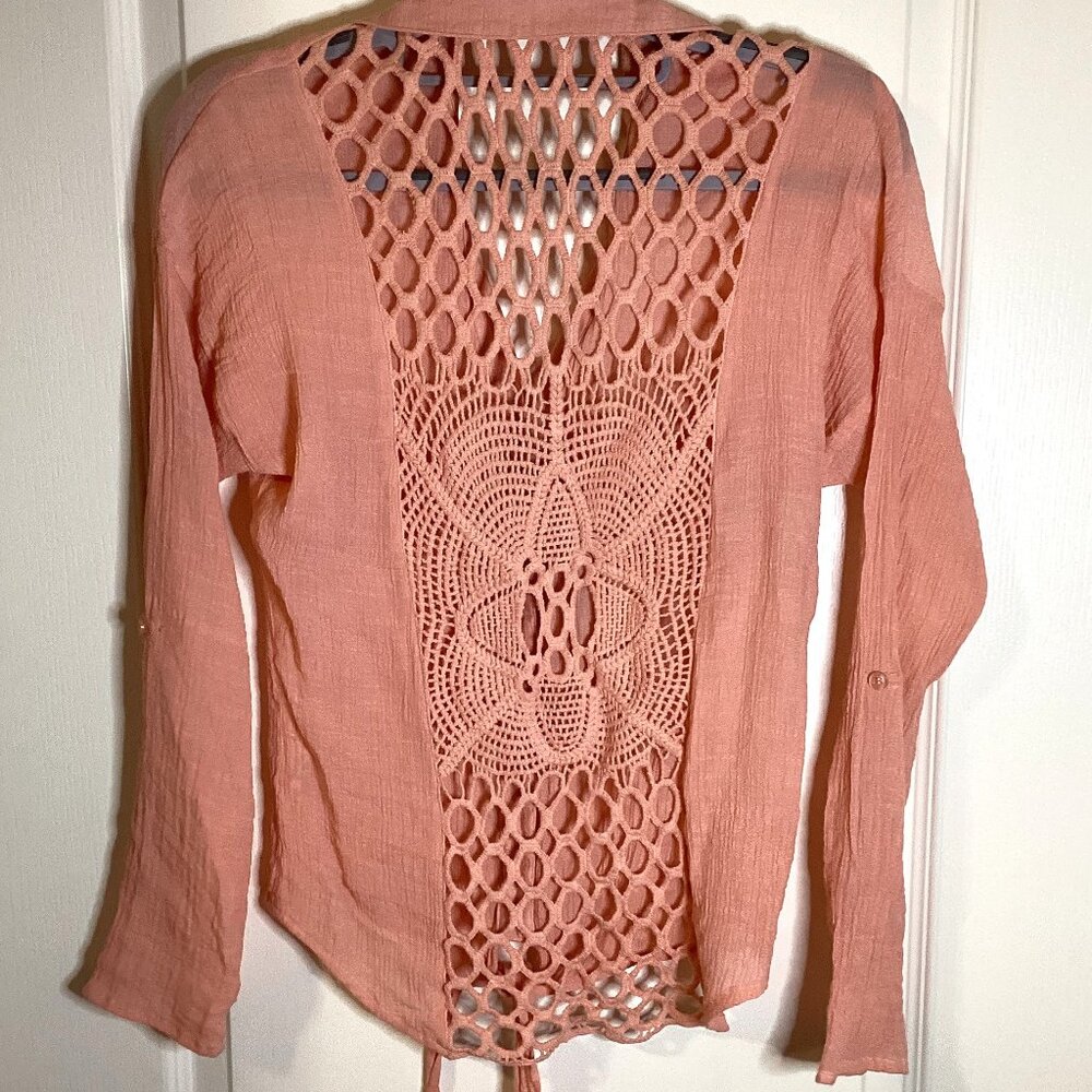 Mine Women's Crochet Back Semi Sheer Top Peach Blouse Size S Roll-up Sleeves